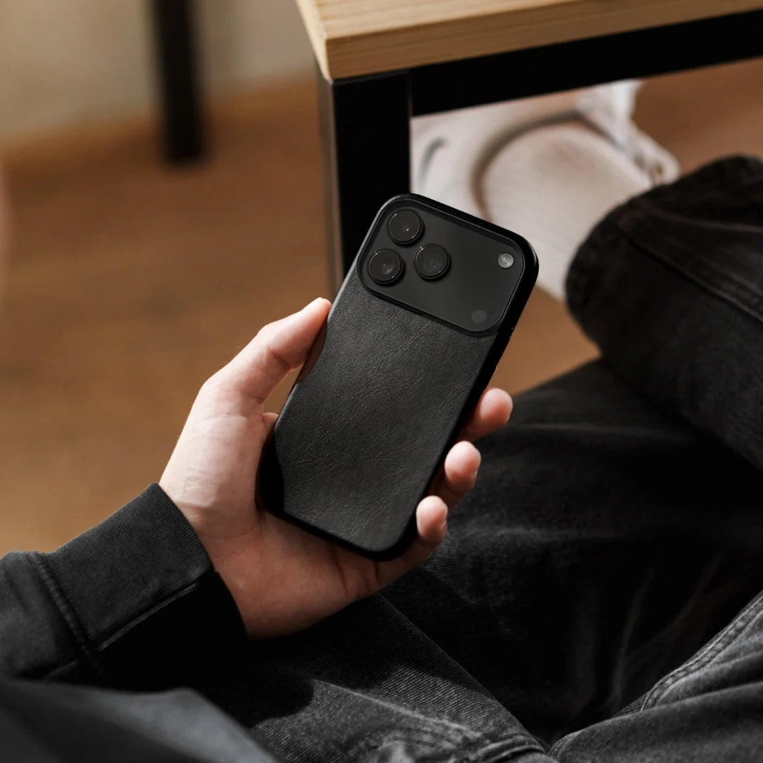 iPhone 18 Pro Leder Hülle vegan schwarz