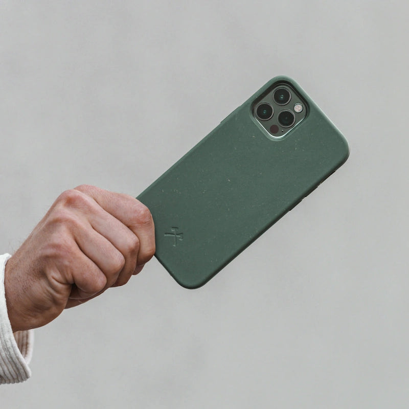 iPhone 12 / 12 Pro Handyhülle nachhaltig Nachtgrün