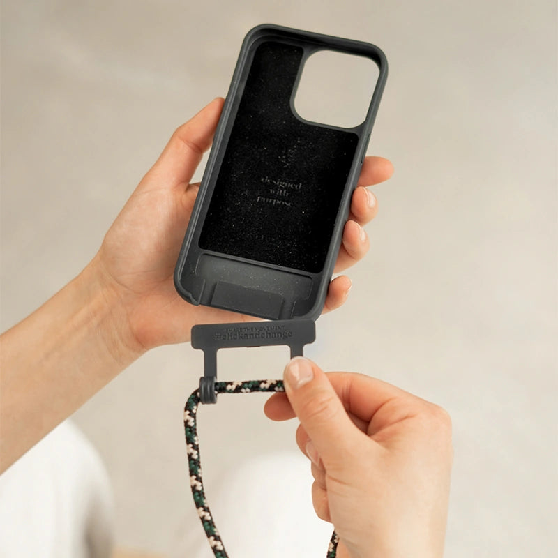 IPhone 15 Handykette abnehmbar Schwarz