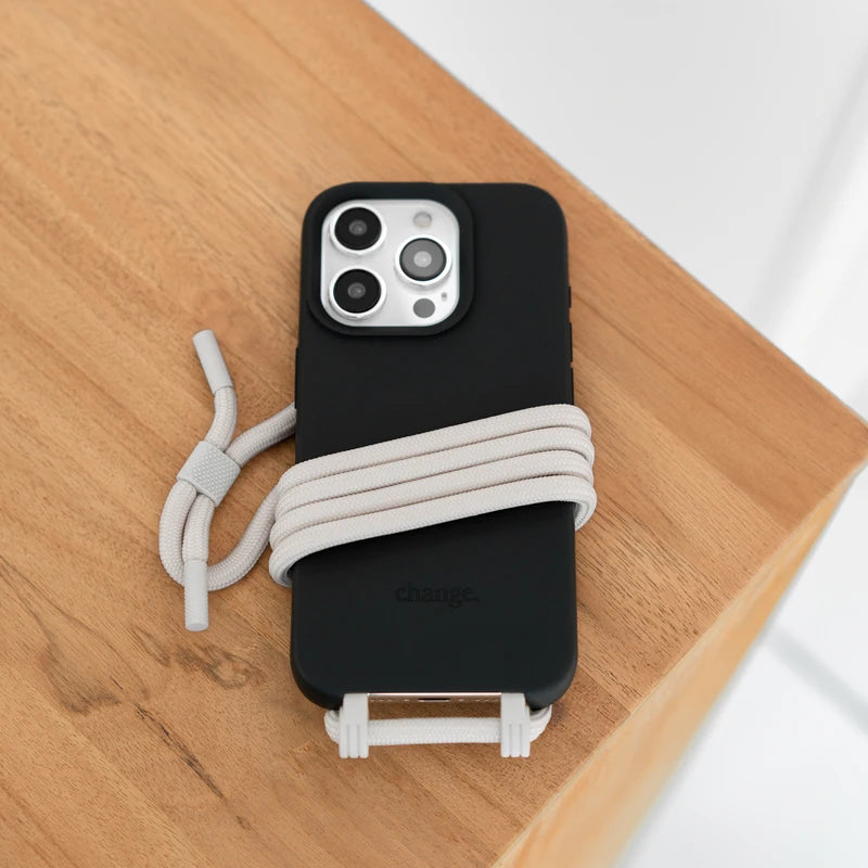 IPhone 15 Handykette abnehmbar Schwarz