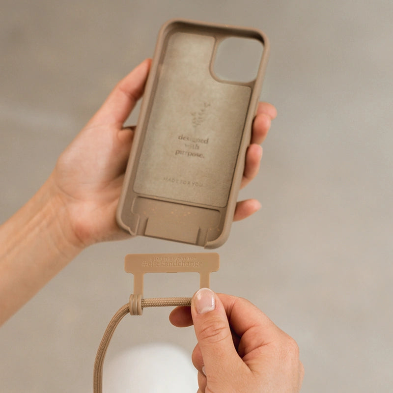 IPhone 15 Pro Max Handykette abnehmbar Taupe Braun