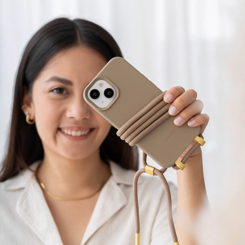 IPhone 15 Pro Max Handykette abnehmbar Taupe Braun