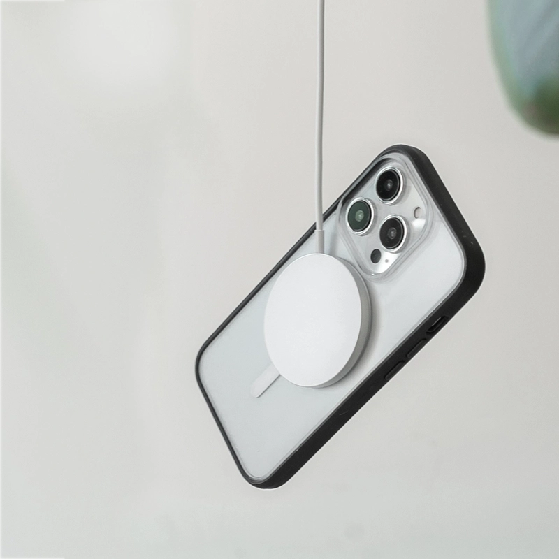 Iphone 14 durchsichtige MagSafe Handyhülle schwarz/ klar