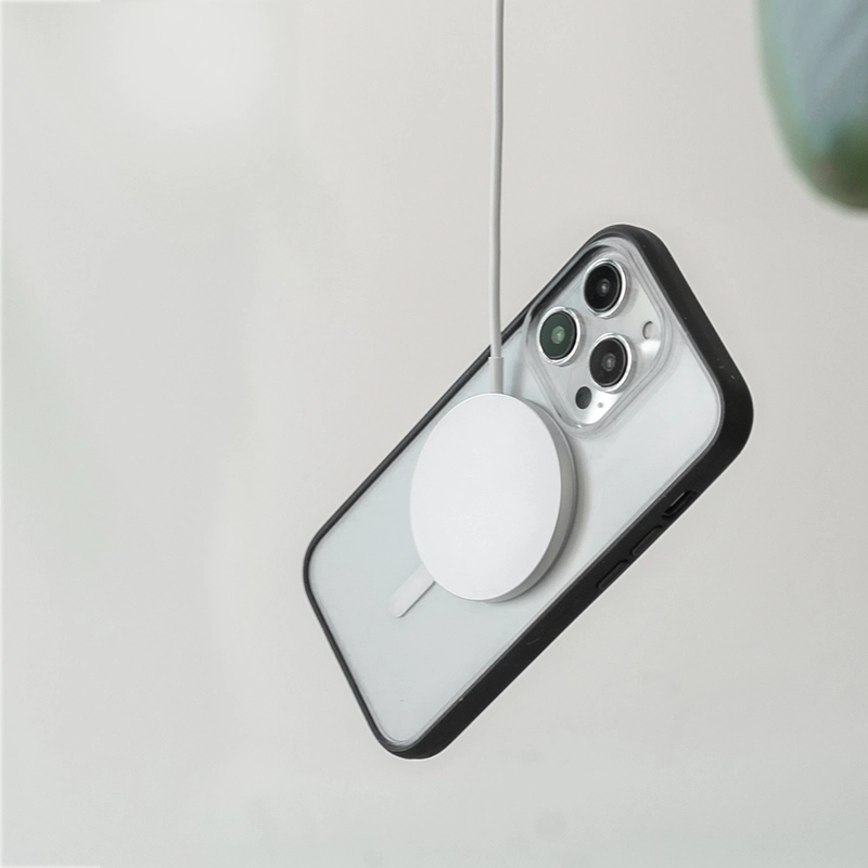 Iphone 15 Pro Max durchsichtige MagSafe Handyhülle schwarz/ klar