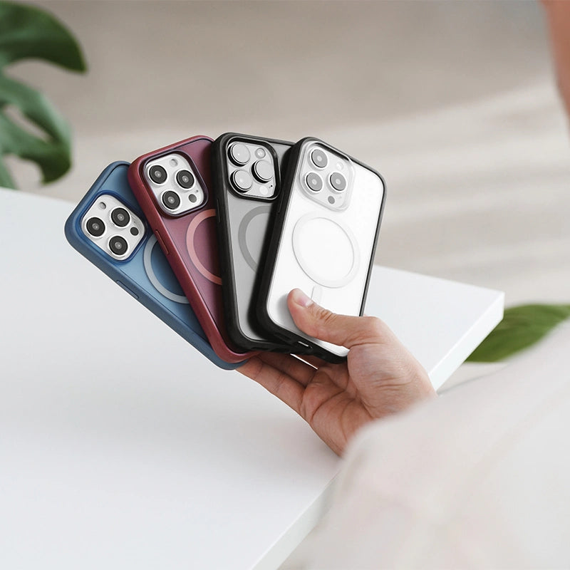 Iphone 15 Pro Max durchsichtige MagSafe Handyhülle schwarz/ klar