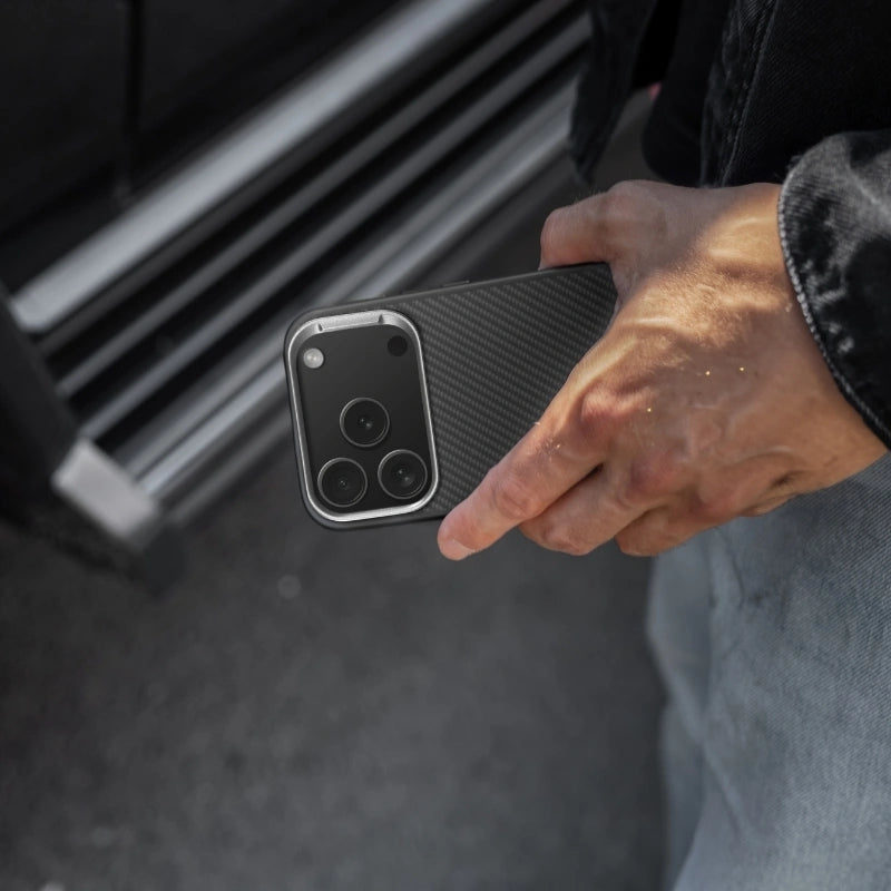 iPhone 17 Pro Max Carbon Case mit MagSafe