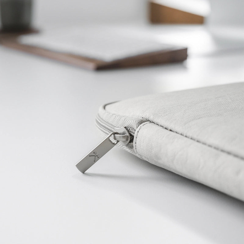 13“ Laptophülle aus Kraftpapier Nachhaltig Grau