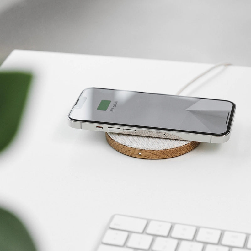 Wireless Charger aus Holz Eiche
