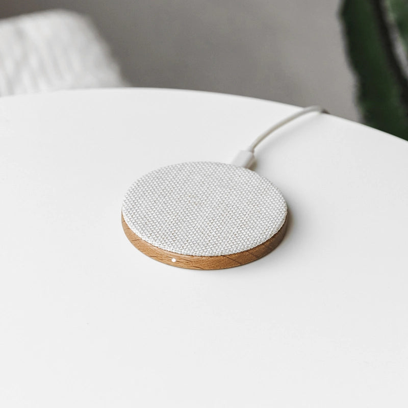 Wireless Charger aus Holz Eiche