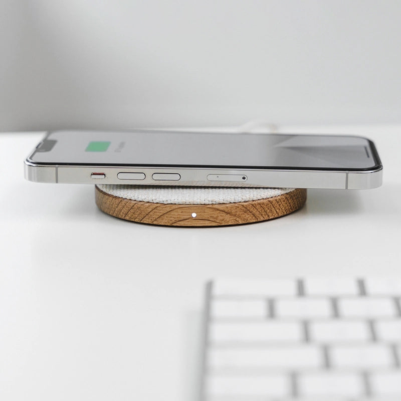 Wireless Charger aus Holz Eiche