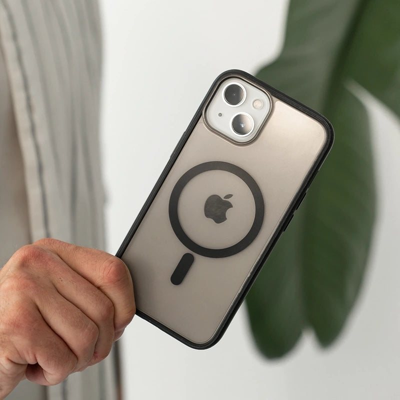 Iphone 15 durchsichtige MagSafe Handyhülle schwarz/ matt