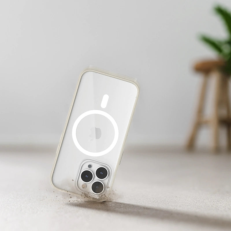 Iphone 14 Plus durchsichtige MagSafe Handyhülle weiß/ klar