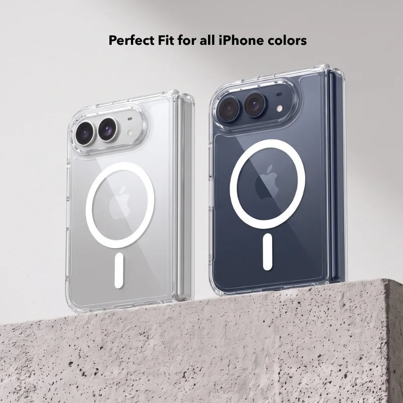 Deux iPhone Duo repliés, l'un dans une teinte claire et l'autre dans une teinte foncée, protégés par la coque transparente iPhone Duo « Clear Case » dotée d'un anneau MagSafe intégré, posés sur un bloc de béton.